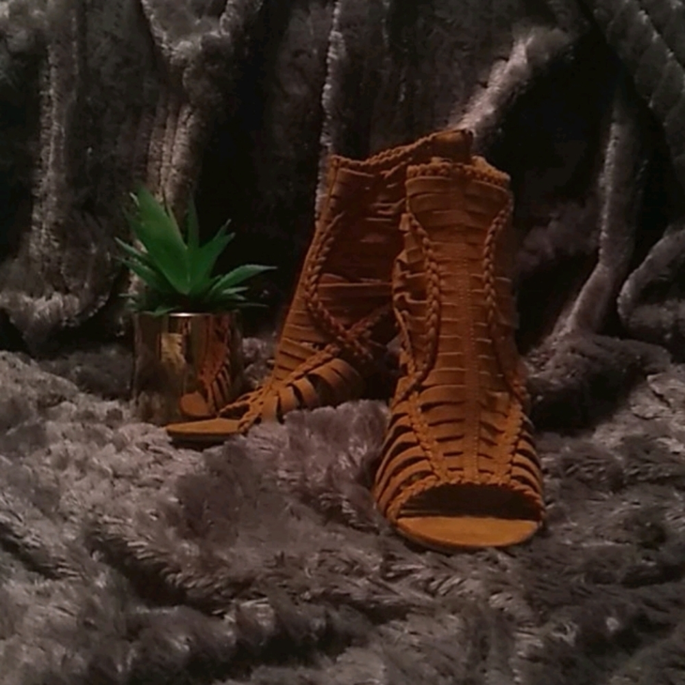 Excellent condition mustard sandals